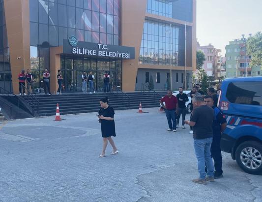 Mersin'de Silifke Belediyesi'ne operasyon
