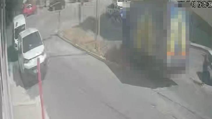 Maltepe’de freni arıza yapan kamyonet park halindeki otomobile çarparak durabildi