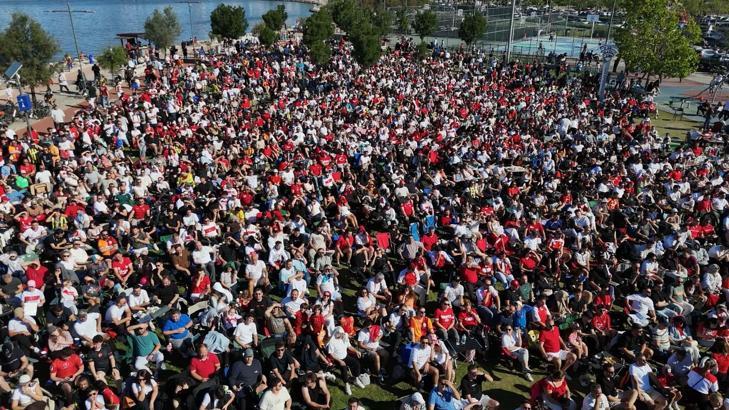 İzmir'de milli heyecan yine meydanlarda yaşanacak