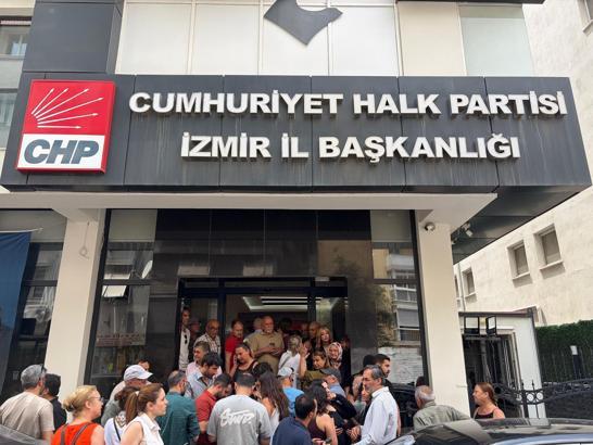 CHP İzmir İl Başkanlığı'nda gerginlik