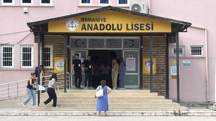 Osmaniye’de YKS’nin ilk oturumu başladı, bazı adaylar son anda yetişti