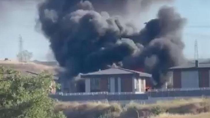 Tuzla'da villada çıkan yangın itfaiye tarafından söndürüldü