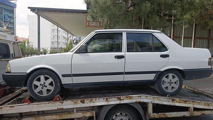Otomobille önünü kestiği aracın sürücüsüne balta teşhir etti, 420 bin lira ceza aldı