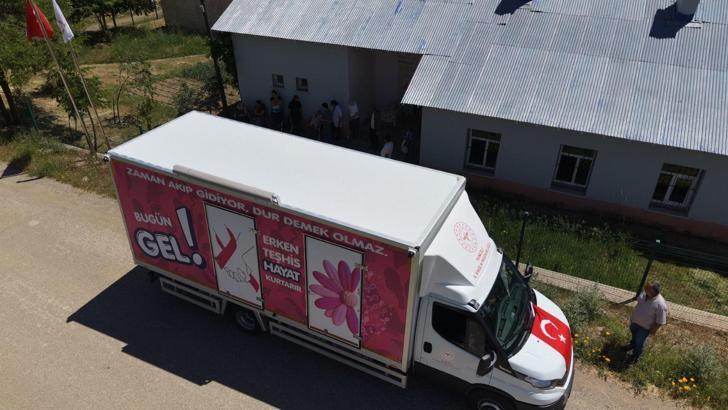 Tunceli'de Mobil Kanser Tarama Aracı erken teşhis için köy yollarında