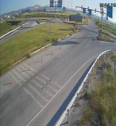 Çorum'da TIR ile otomobil çarpıştı: 4 yaralı