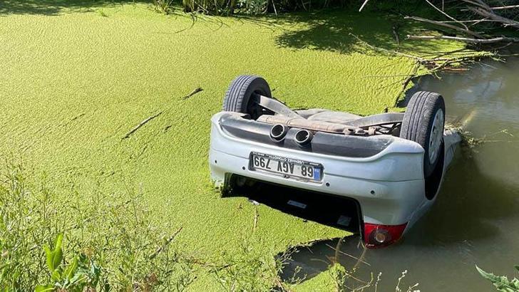 Drenaj kuyusundaki otomobilden 2 cansız beden çıkarıldı