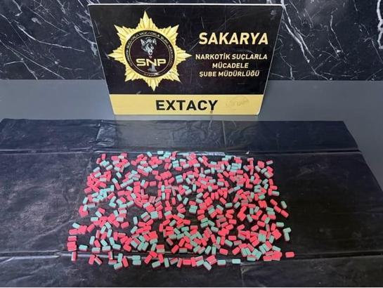 Sakarya'da uyuşturucu operasyonu: 2 tutuklama