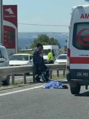 Büyükçekmece'de otomobile arkadan çarpan motosikletli hayatını kaybetti