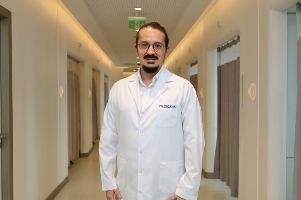 'Teknolojik cihazların yanlış kullanımı ve hatalı çanta taşıma omurgaya binen yükü 6 kat artırıyor'