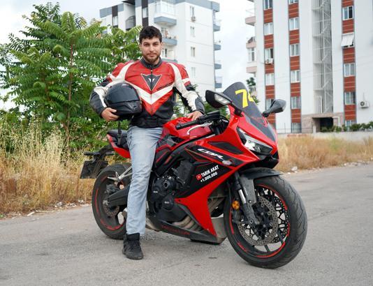 Doktorların 'yürüyemeyebilirsin' dediği Tarık, ölümden döndüğü motosiklete 5 yıl sonra yeniden bindi