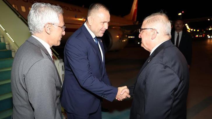 Bakan Güler, Polonya Cumhurbaşkanı Nawrocki'yi Esenboğa Havalimanı'nda karşıladı
