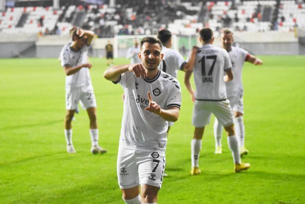 Altay'da Caner ve Emre'den ihtar