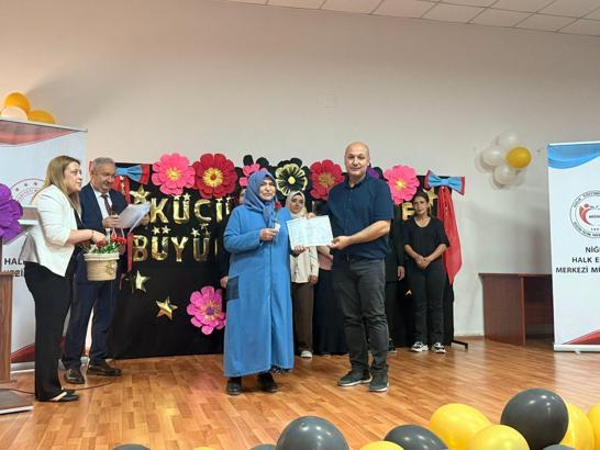 Kursiyerler sertifikaları aldı