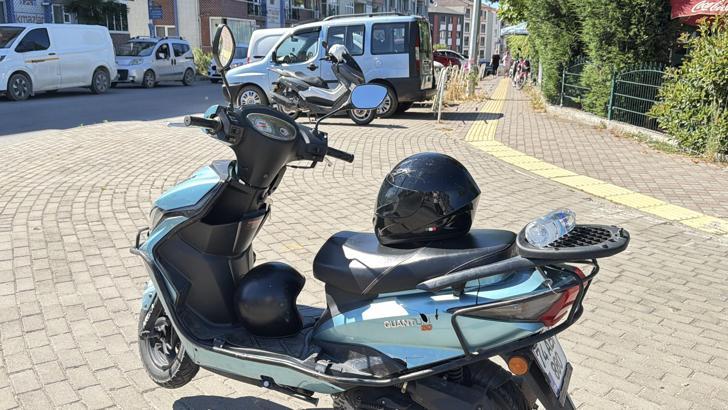 Kamyondan yola dökülen mazot, kazaya neden oldu