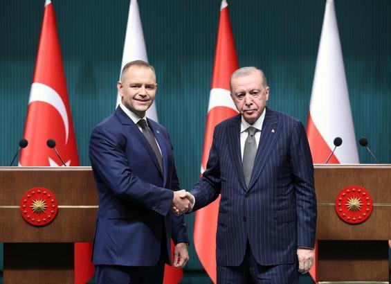 Cumhurbaşkanı Erdoğan, Polonya Cumhurbaşkanı Nawrocki'yi resmi törenle karşıladı (2)