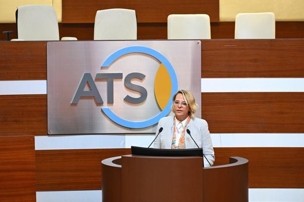 Başkan adayı Hatice Öz, meclise seslendi