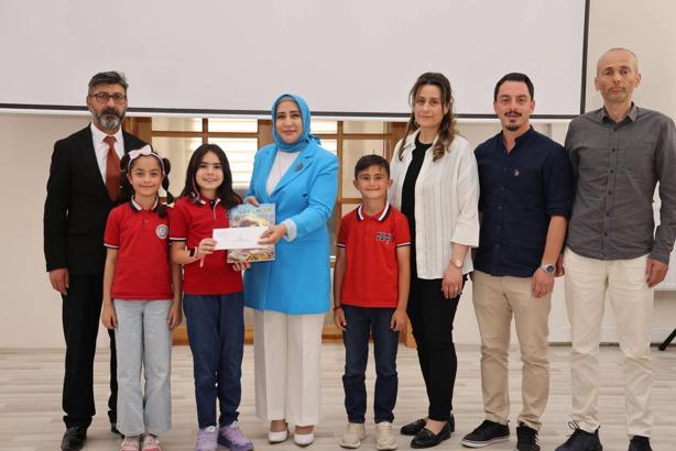 Niğde’de başarılı öğrenci ve okullara ödül