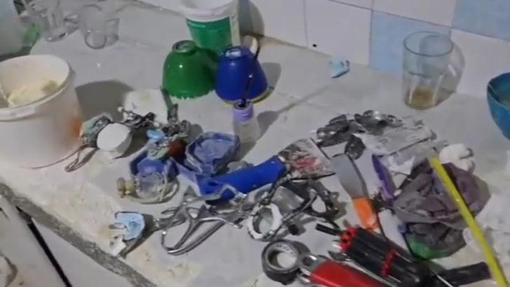 Hatay'da kaçak diş protezi imalathanesine baskın: 2 gözaltı