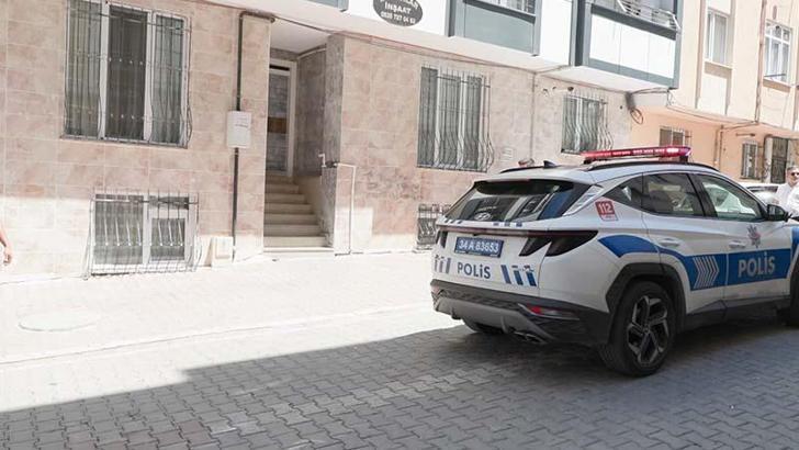 Esenyurt'ta evinin önünde silahlı saldırıya uğrayan kişi hayatını kaybetti