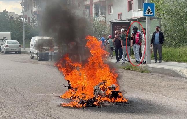 Bir gün önce tamirden aldığı motosikleti sipariş götürürken alev alıp küle döndü