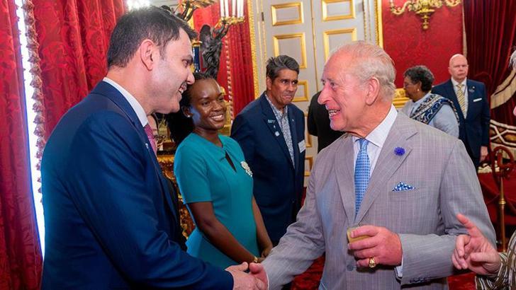 Bakan Kurum, Londra'da Kral 3'üncü Charles'ın ev sahipliğindeki resepsiyona katıldı