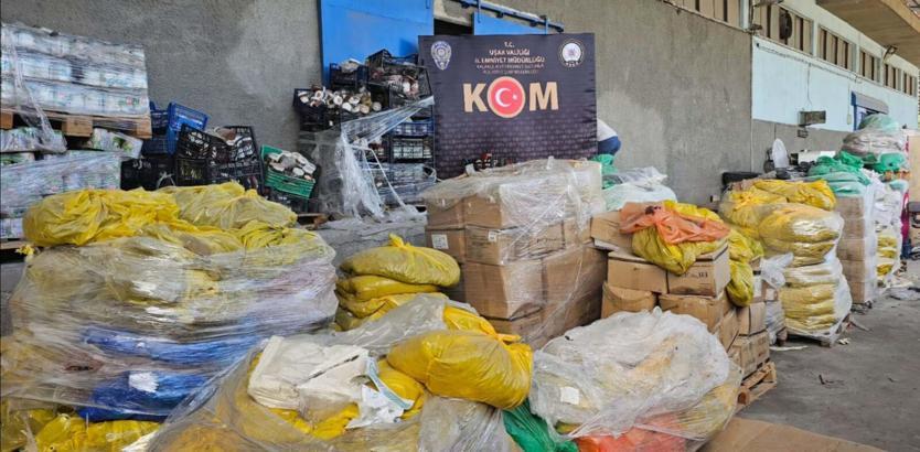 Uşak'ta 30 ton bozulmuş ürün imha edildi