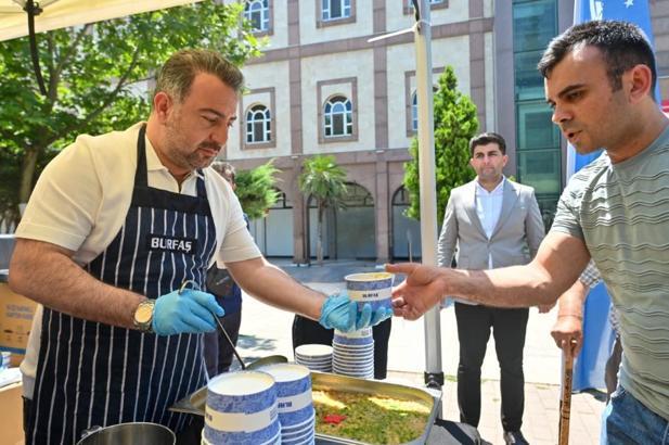 Bursa Büyükşehir Belediyesi'nden 17 ilçede aşure ikramı