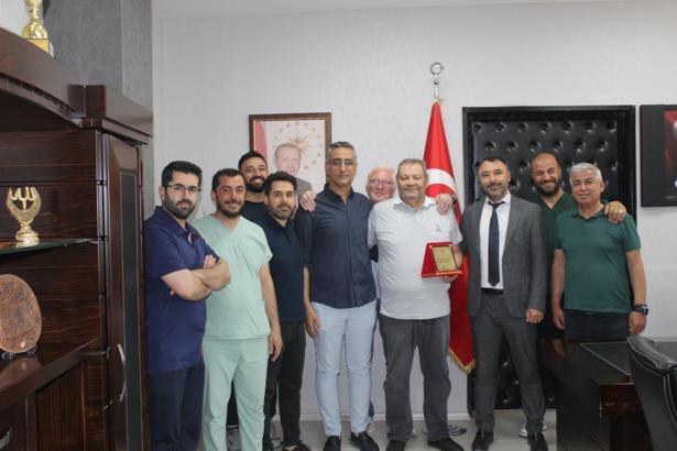 Diyarbakır’da emekliye ayrılan Diş Hekimi İnceoğlu için veda programı