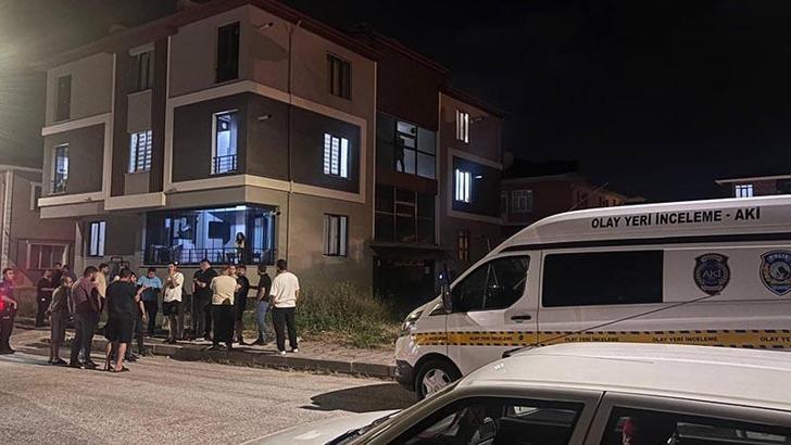 Boşandığı eşi ile yanındaki erkeği pompalı tüfekle öldürdü