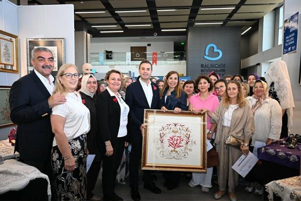 BALMEK kursiyerlerinin el emeği ürünleri sergilendi