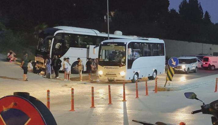 Rafting yapan 52 kişi gıda zehirlenmesi şüphesiyle hastaneye kaldırıldı