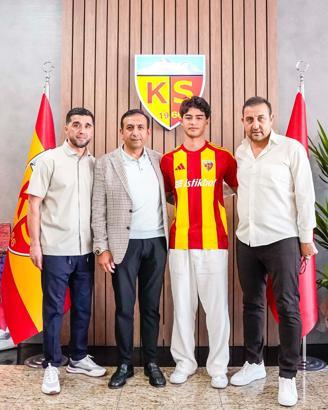 Kayserispor’da Kayra Cihan ile 3 yıllık yeni sözleşme uzattı