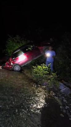 Osmaniye'de otomobil şarampole devrildi: 2 yaralı