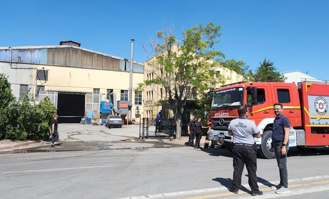Demir döküm fabrikasında patlama sonrası çıkan yangın söndürüldü