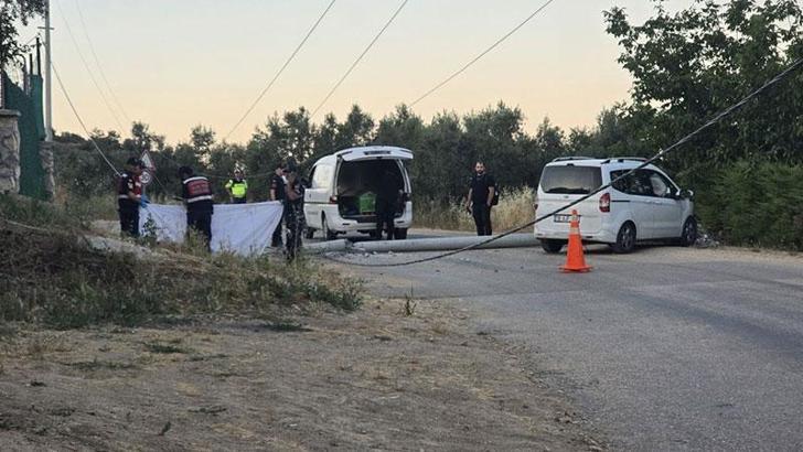 Kaza yapan sürücüye yardıma giderken elektrik akımına kapılıp, öldü