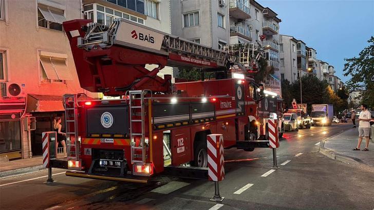 Apartman dairesindeki yangın büyümeden söndürüldü