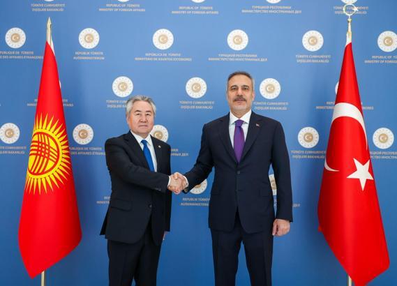 Bakan Fidan, Kırgız mevkidaşı Kulubayev ile görüştü