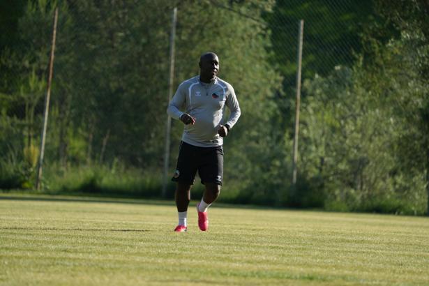 Senegalli golcü Lamine Diarra, Mardin 1969 Spor teknik ekibine katıldı