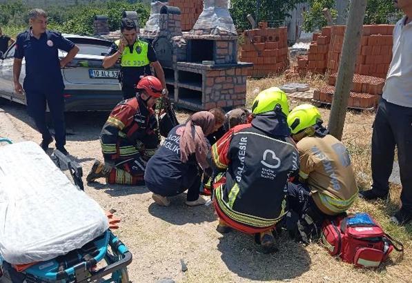 Erdek’te otomobiller kafa kafaya çarpıştı; 1 ölü, 2 yaralı