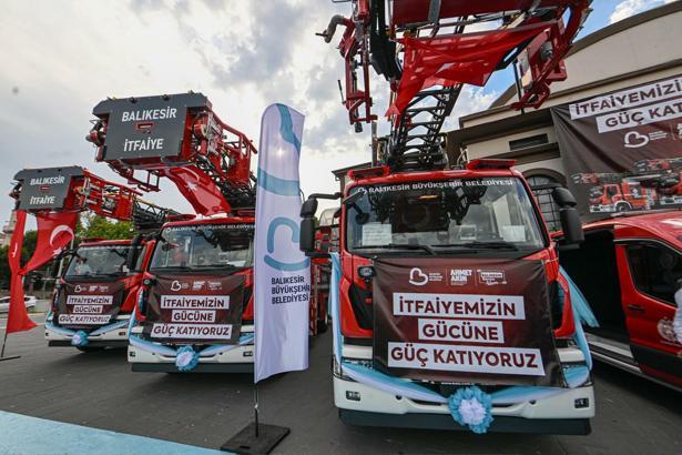 Balıkesir İtfaiyesi yeni araçlarla filosunu güçlendirdi