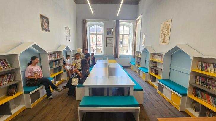 Ödemiş'te tarihi okula anlamlı kütüphane