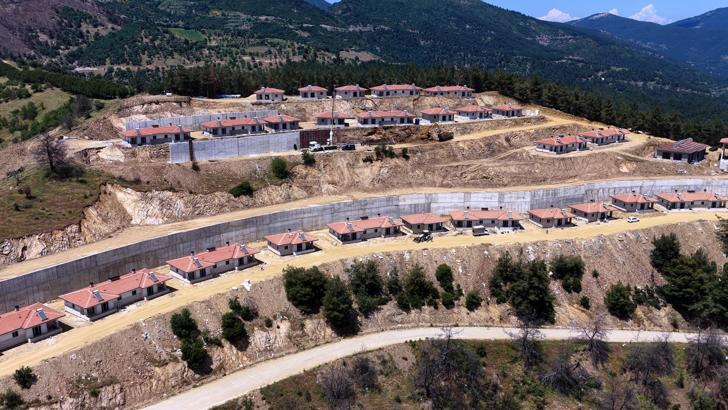 Ödemiş afet konutları yangının birinci yılında teslim ediliyor