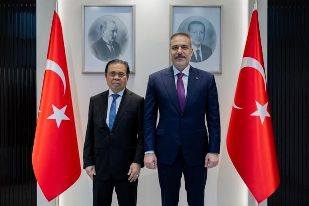 Bakan Fidan, Moro İslam Kurtuluş Cephesi lideri İbrahim ile görüştü