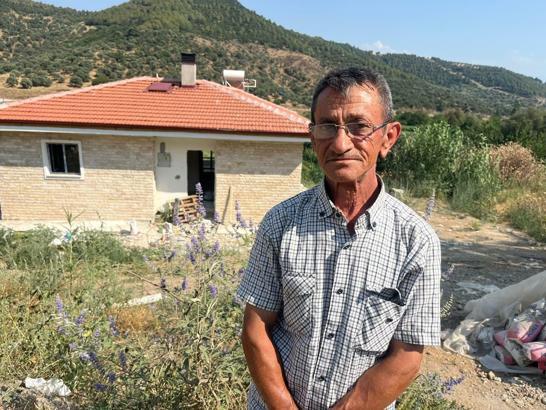 İzmir'deki yangında evini kaybetmişti; afet konutlarındaki yeni evi için gün sayıyor