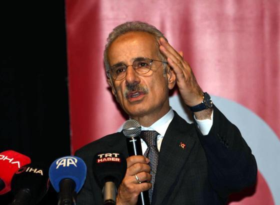 Bakan Uraloğlu: 10 gün maaşların yatmadığı zamanları biliriz