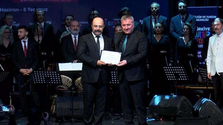 Bursa'nın fethinin 700'üncü yılı beste yarışmasında ödüller sahiplerini buldu