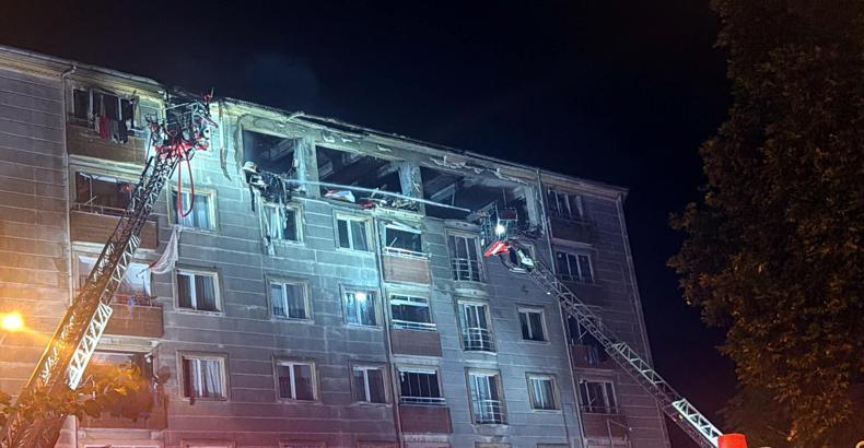 Tekirdağ'da apartman dairesinde patlama ve yangın: 2 ölü, 2 yaralı - YENİDEN