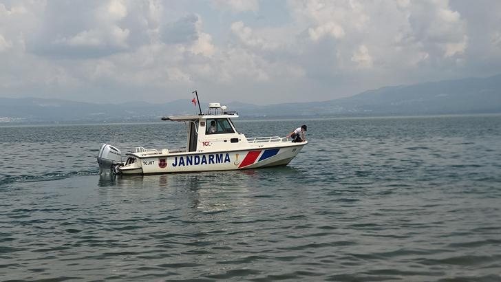 2 arkadaş, serinlemek için girdikleri İznik Gölü’nde kayboldu