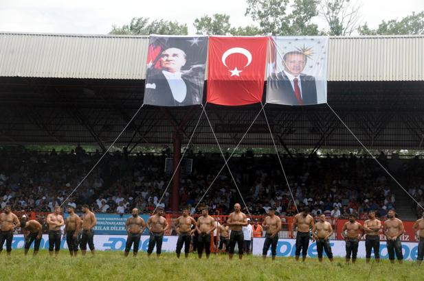 665’inci Kırkpınar Yağlı Güreşleri’nde son 16’ya kalan başpehlivanlar belli oldu