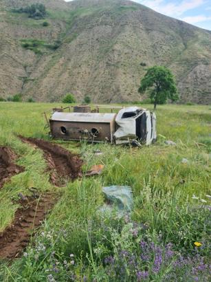 Su tankerinin şarampole devrildiği kazada; 1 ölü, 1 ağır yaralı